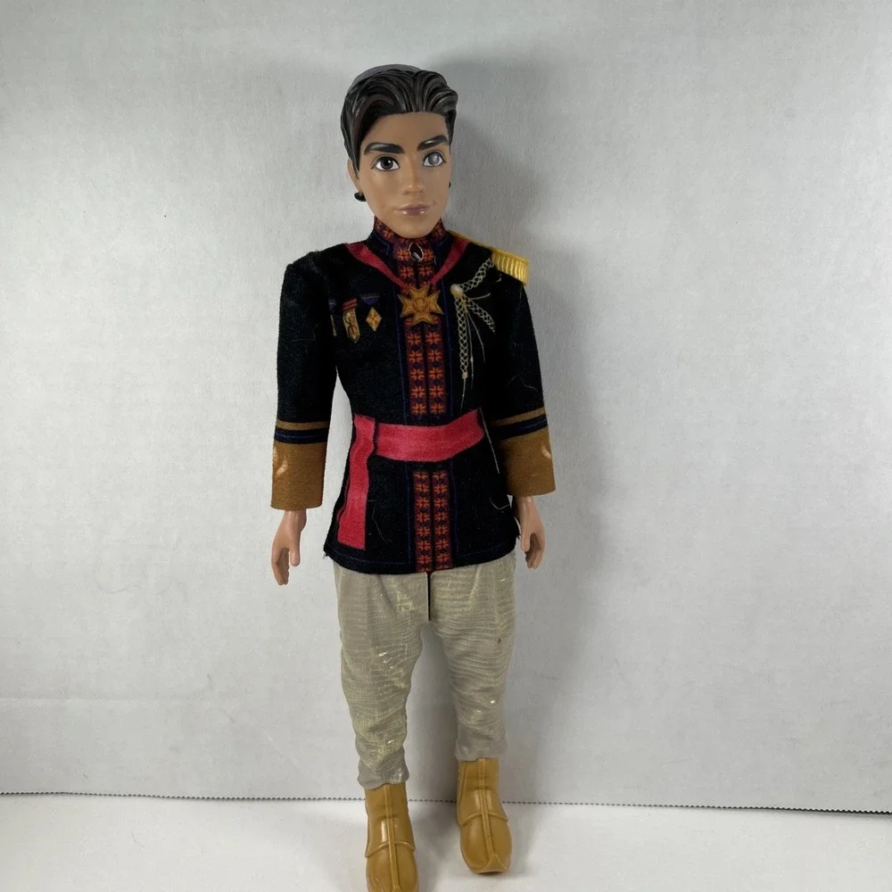 2018 hasbro Aladdin Boy Doll Moving Legs 11 Inches